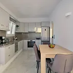 Horizon View House *